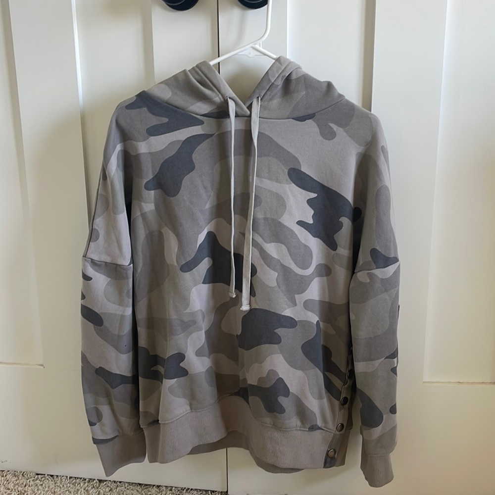 Camo sweatshirt. Brand: Mazik. Size: small. Condition: never worn